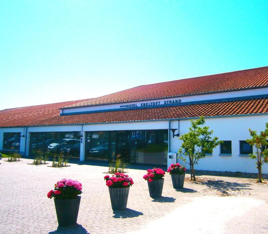 Langhoff & Juul Boutique Hotel Og Restaurant Ebeltoft Exterior photo